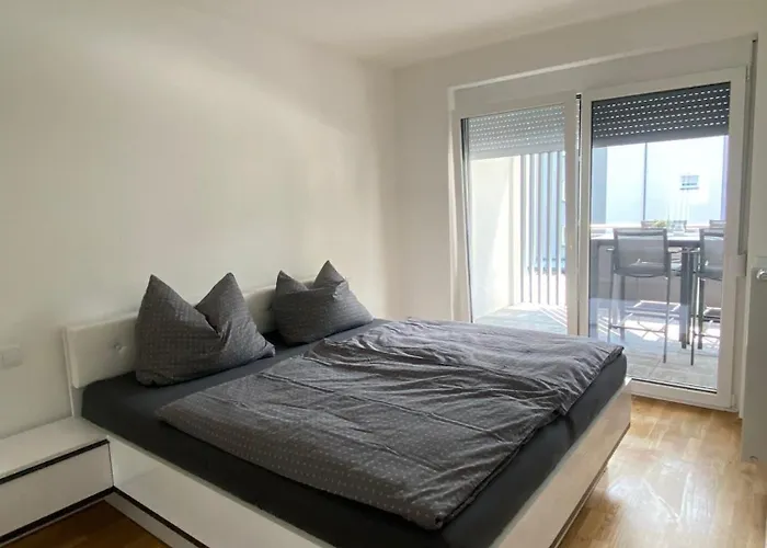 Wunderschoene, Neue Wohnung Mit Grosser Terrasse