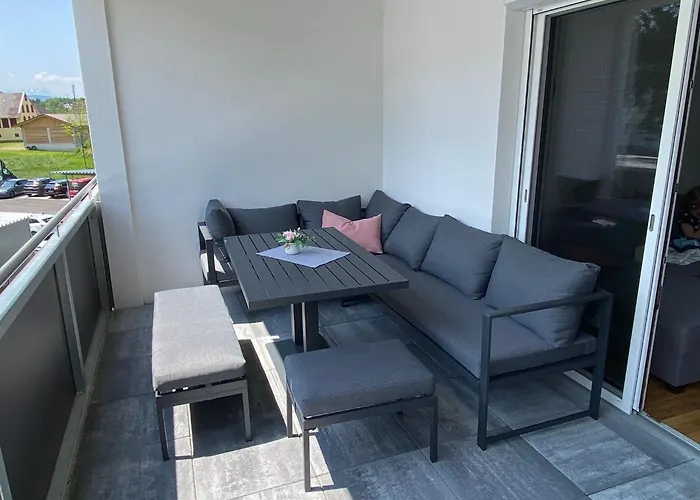 Wunderschoene, Neue Wohnung Mit Grosser Terrasse