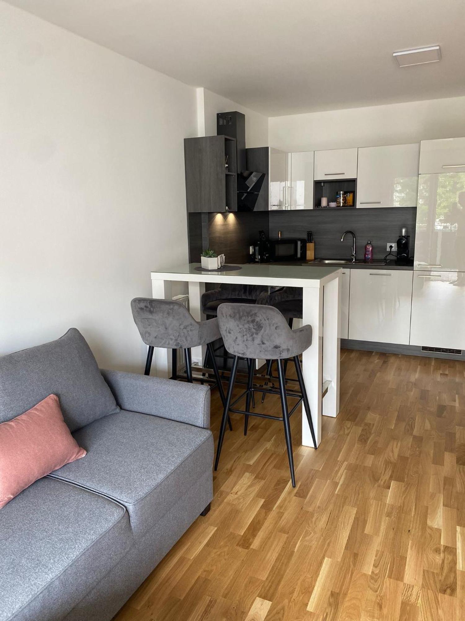 Apartment Wunderschoene, Neue Mit Grosser Terrasse