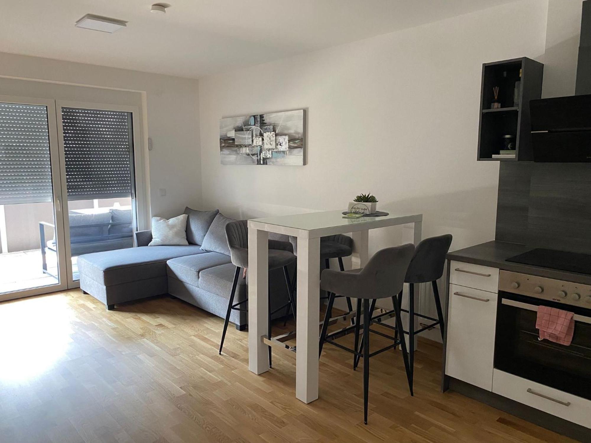 Wunderschoene, Neue Mit Grosser Terrasse